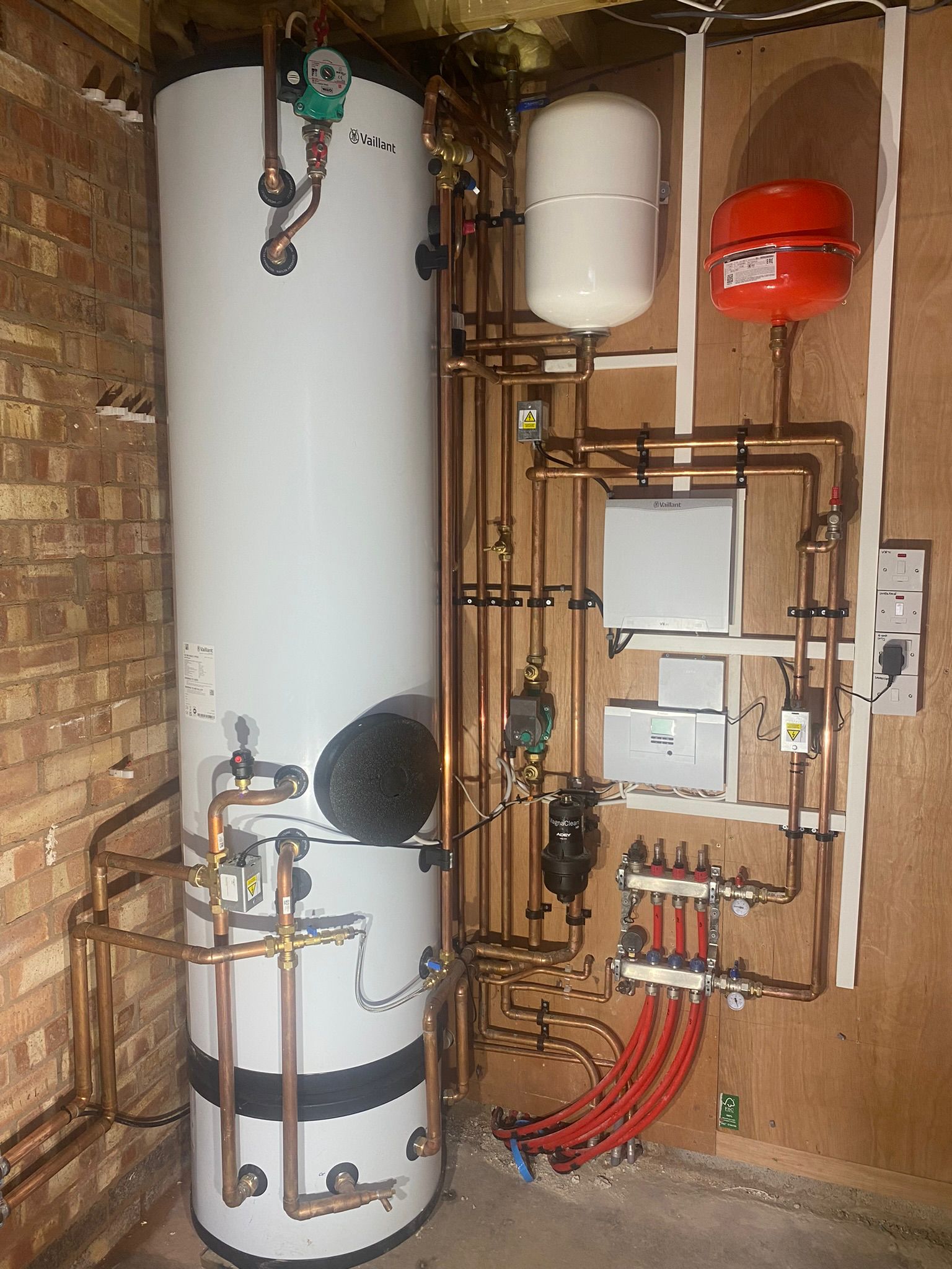 Air Source Heat Pump & Radiator Installation in Kenilworth | Rheams ...